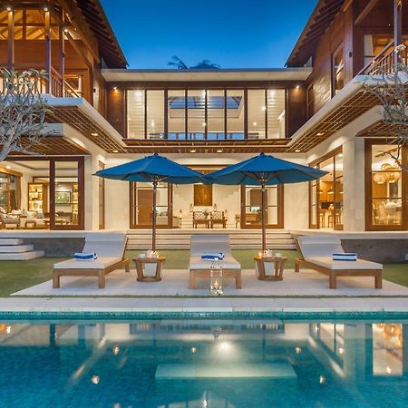 Villa Rusa Biru - Modern Villa With Private Pool And Cook In The Heart Of Berawa Canggu Exteriör bild