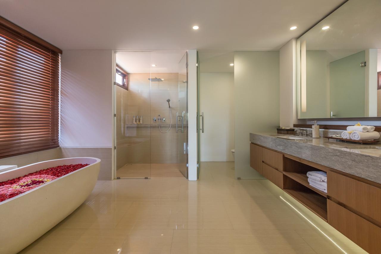 Villa Rusa Biru - Modern Villa With Private Pool And Cook In The Heart Of Berawa Canggu Exteriör bild