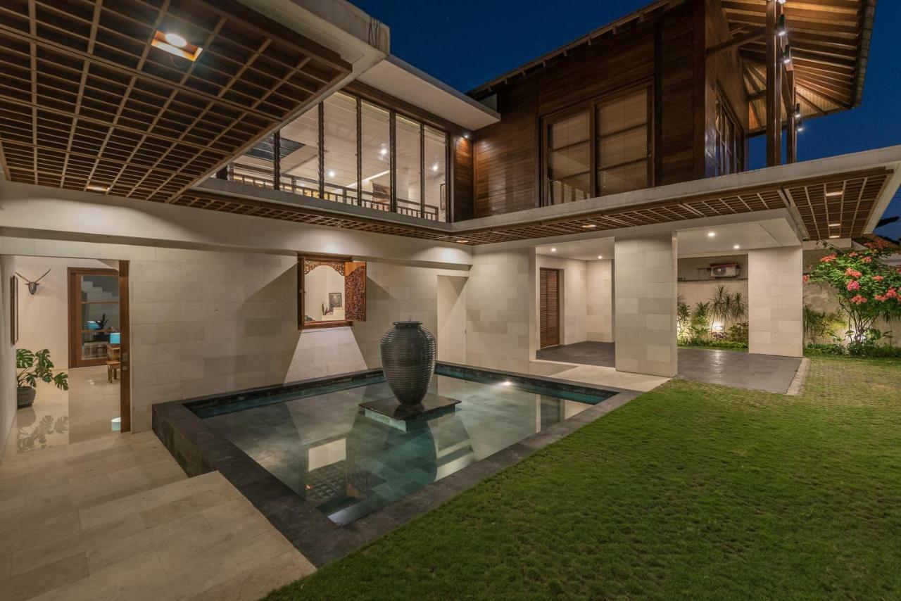 Villa Rusa Biru - Modern Villa With Private Pool And Cook In The Heart Of Berawa Canggu Exteriör bild